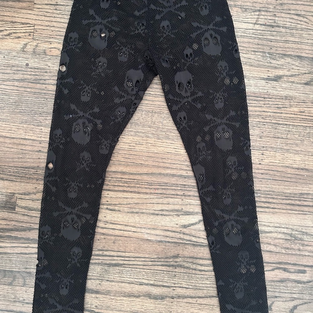Black Skull Patterned Fishnet Leggings